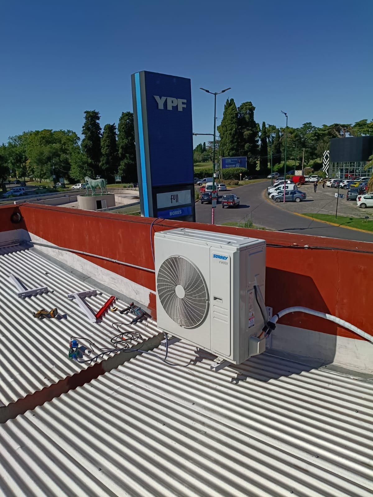 Trabajo de instalación y refrigeración por Tecniclima